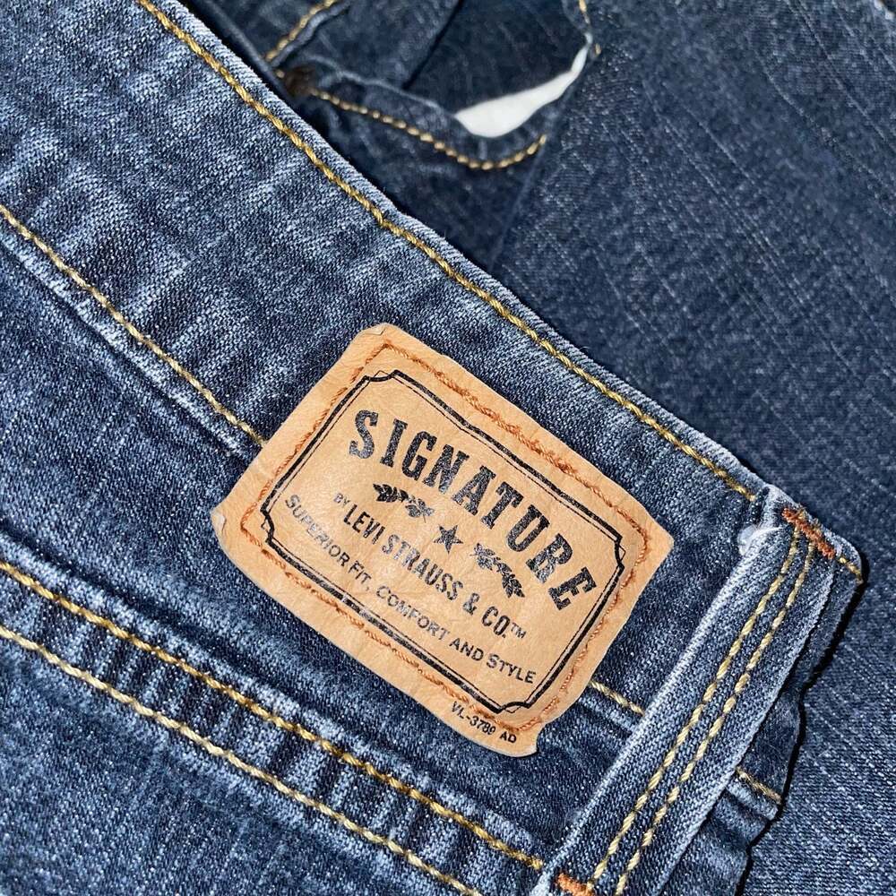 Signature by Levi Strauss & Co. Bootcut Jeans Women's Size 12 Short - Picture 8 of 9
